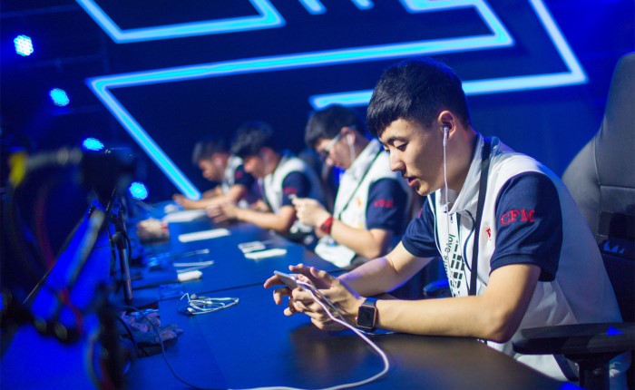 何在绿茵场 何在绿茵场