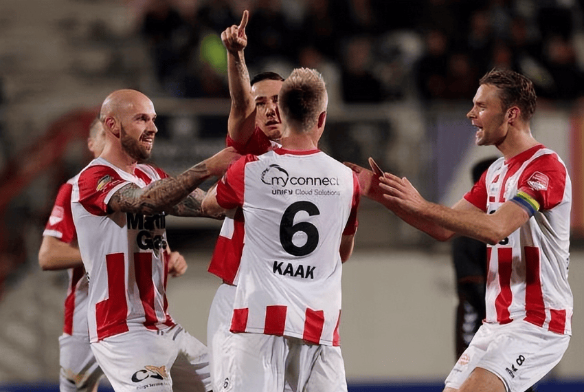 足球运动中 足球运动中