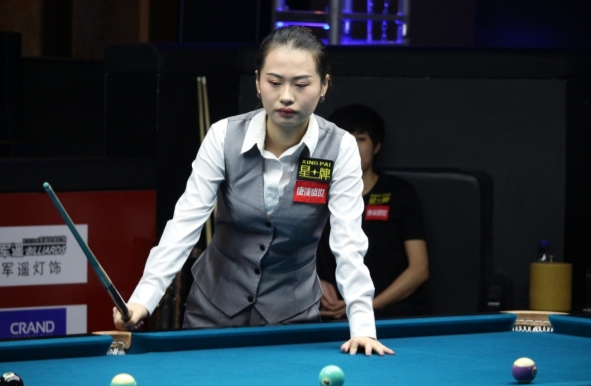 他的一举一 他的一举一