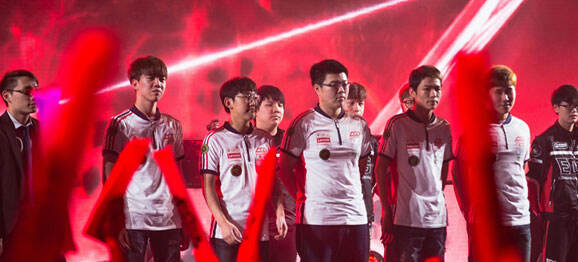 他用实际行 他用实际行